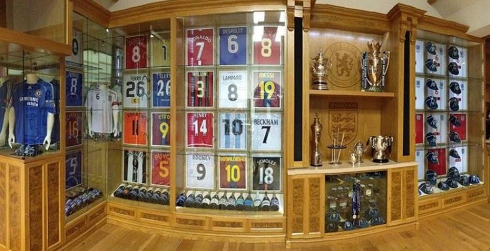 La colección de joyas futbolísticas de Terry. Twitter