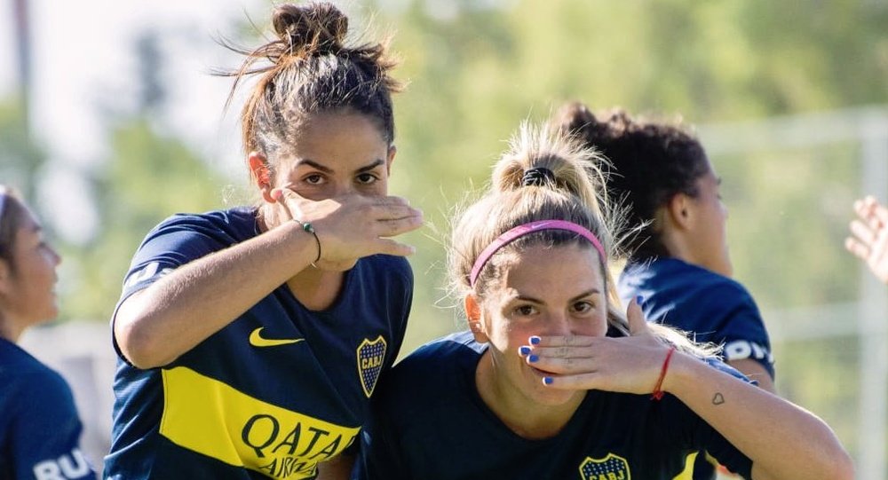 La estrella de la sección femenina de Boca festeja los goles como Nández. Twitter/CamuGomezAres