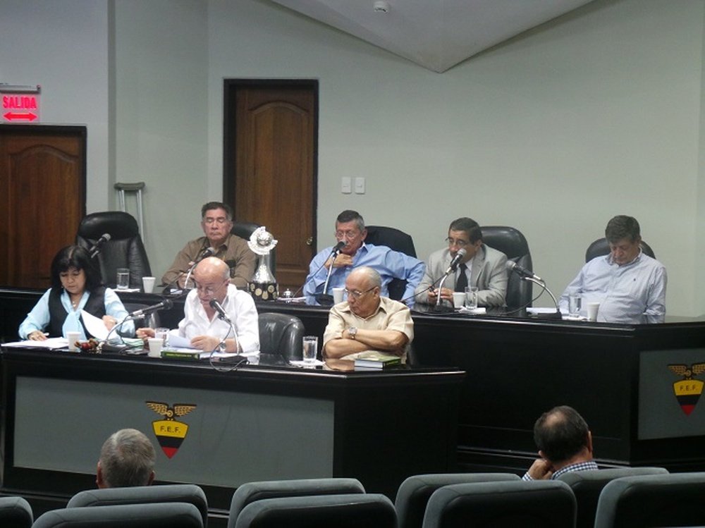 La Federación Ecuatoriana de Fútbol, durante una reunión. FEF.