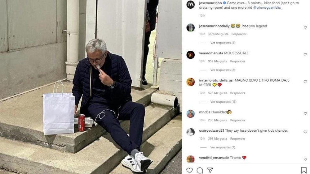 Mourinho was pictured eating dinner while sitting on the floor. Instagram/josemourinho