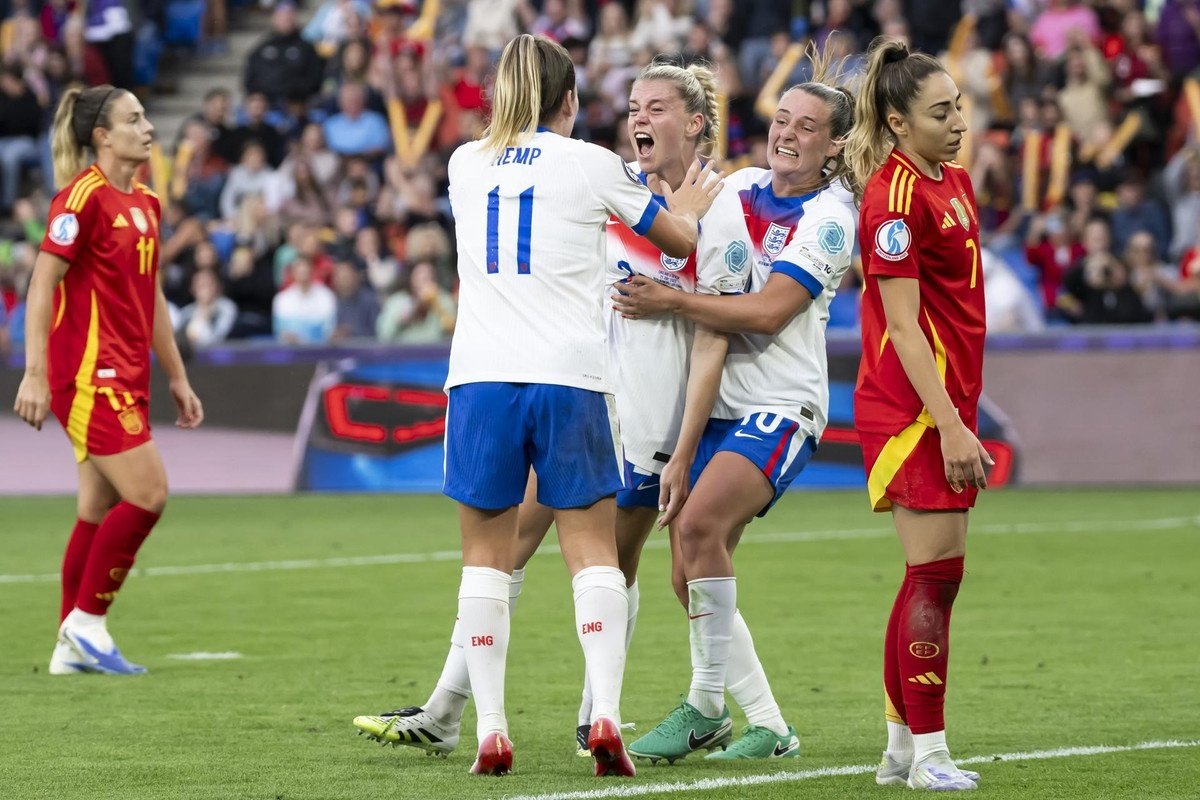 Los penaltis salvan a la reina en un final cruel para España