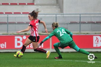 El Athletic Femenino se impuso al Levante Las Planas por 2-0. LaLiga