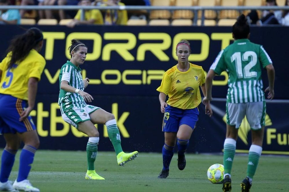 Una decena de goles verdiblancos en el Carranza. Twitter/RealBetisFéminas