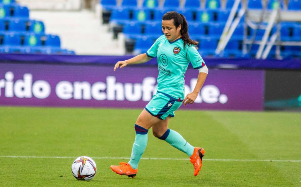 Lucía Gómez, operada con éxito de su rodilla derecha