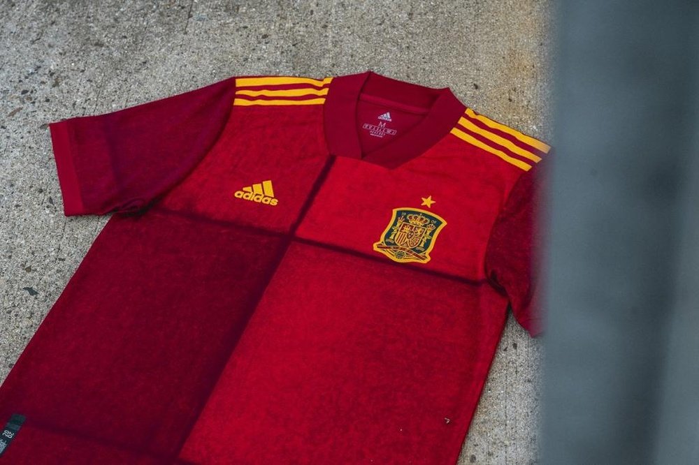 La original camiseta de España para la Eurocopa 2020. Twitter/SeFutbol