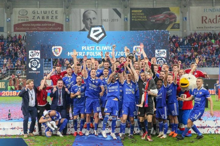 El Piast Gliwice gana su primera Liga en Polonia con dos españoles