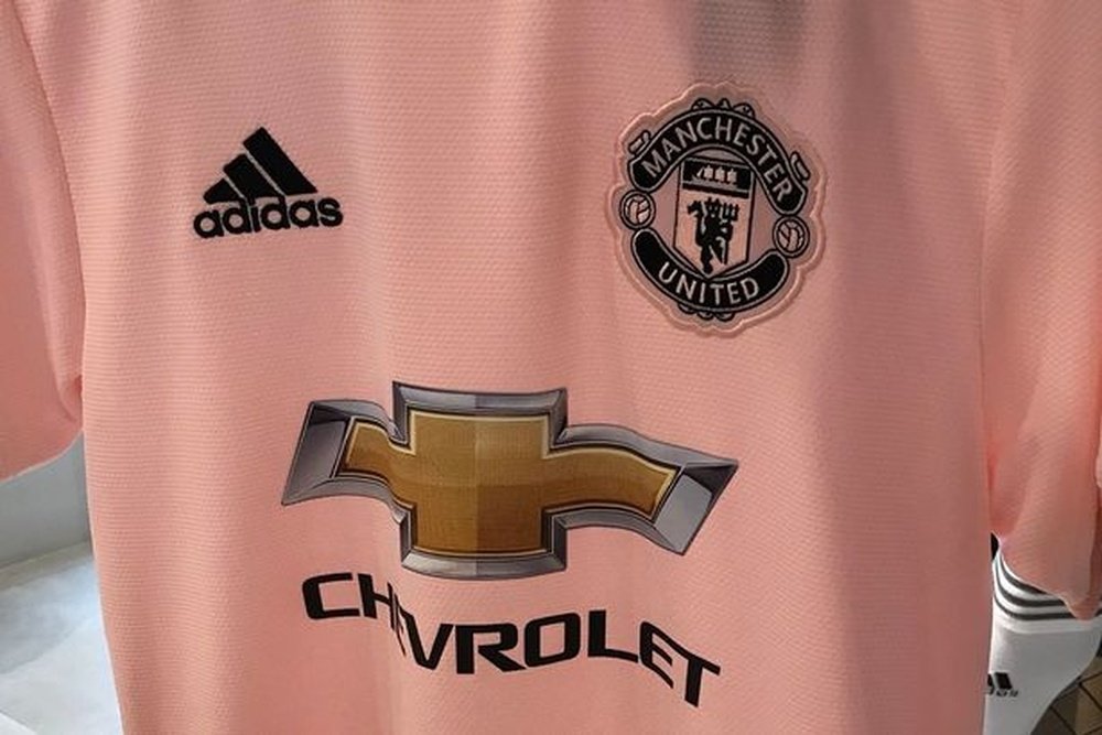 ¿Podría ser esta la nueva camiseta del United? FootyHeadlines