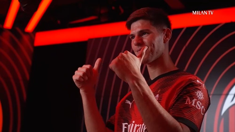 La prima intervista del difensore Marco Pellegrino ai microfoni del Milan. MilanTV