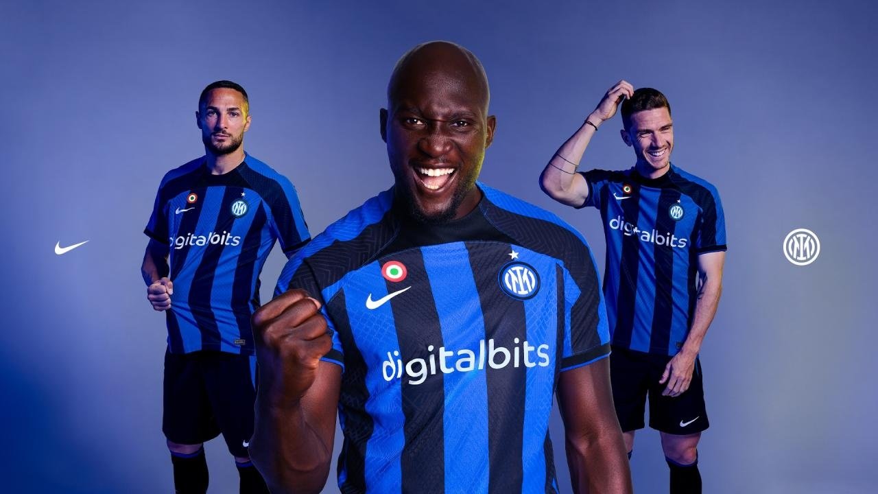 L'Inter Milan dévoile son nouveau maillot domicile 202223