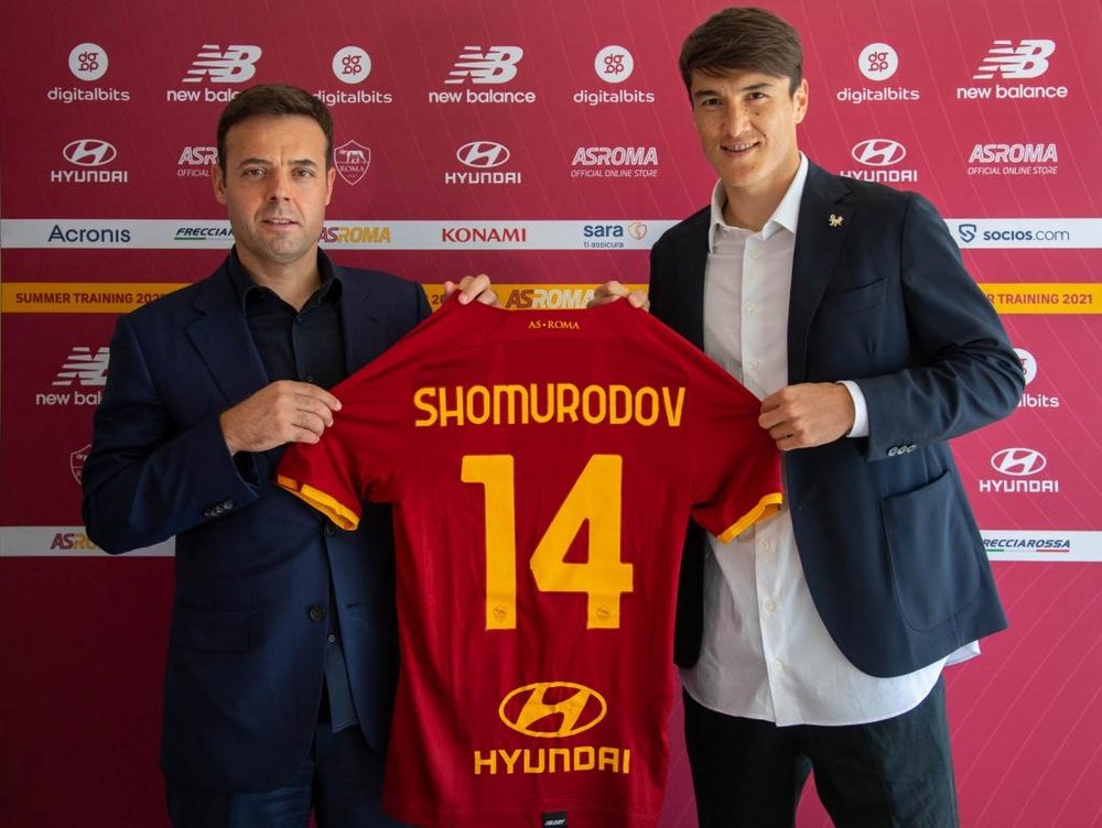 Shomurodov, nuevo jugador de la Roma. Twitter/OfficialASRoma