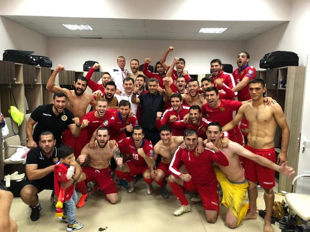 Mkhitaryan fue el héroe del partido con dos goles y una asistencia. Twitter/OfficialArmFF