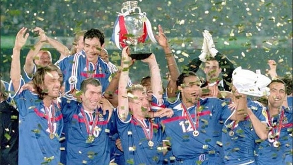 Trezeguet fue el jugador que le dio el triunfo a Francia en la prórroga ante Italia. UEFA