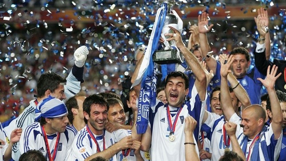 Los griegos se impusieron por la mínima a los portugueses en la final de la Eurocopa. UEFA