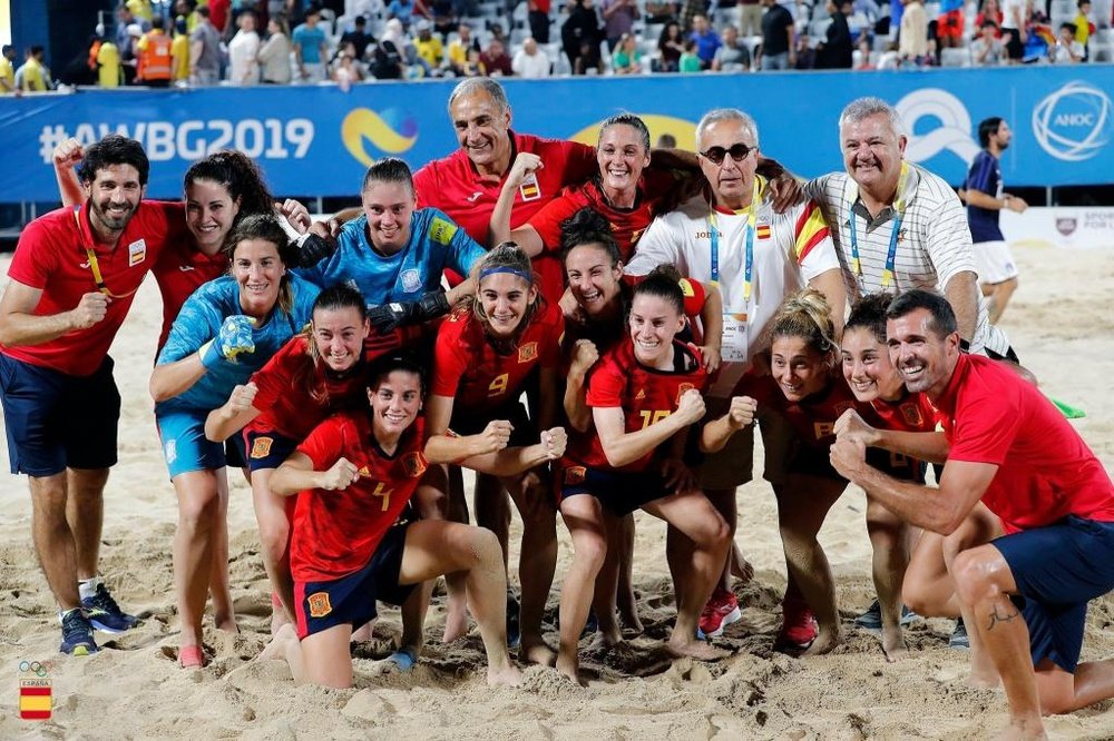 La Selección Española celebró la consecución del Campeonato del Mundo. Twitter/SeFutbolFem