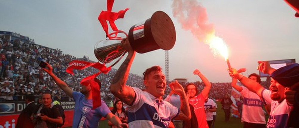 Regresa el fútbol en Chile. UniversidadCatólica