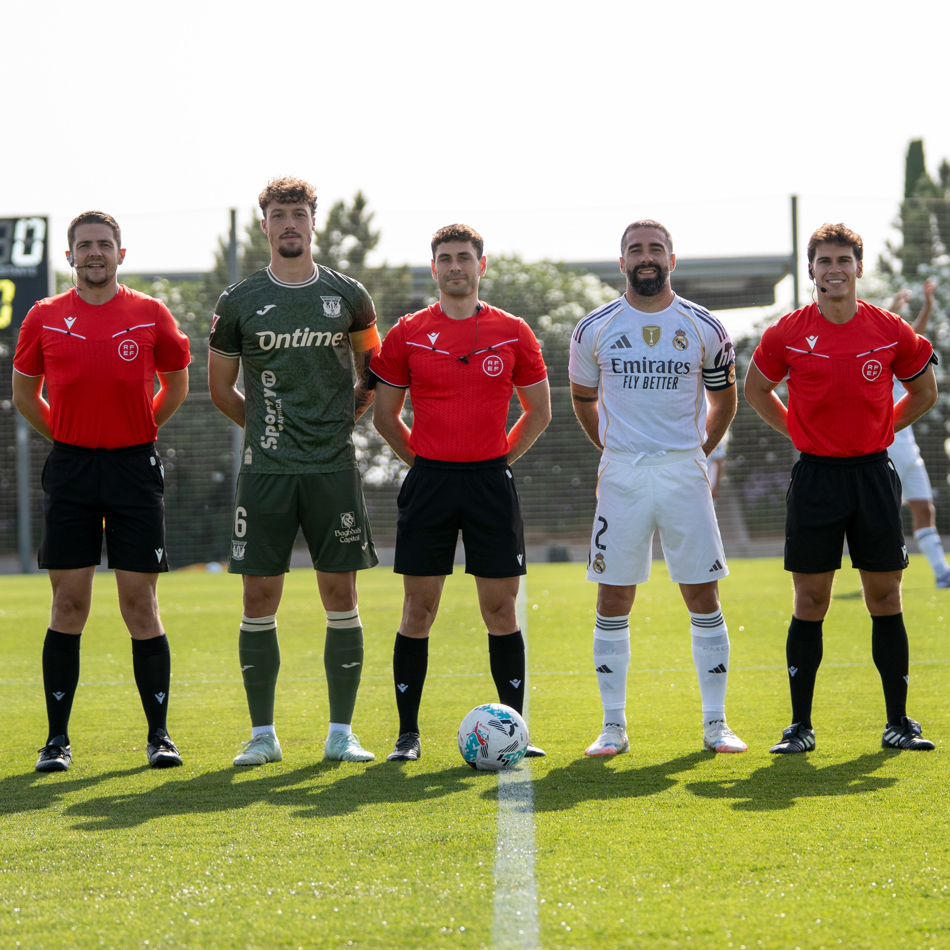 Il Real Madrid ha vinto 4-1 contro il Leganés in un test pre-stagionale a porte chiuse, senza comunicazioni ufficiali. La squadra di Xabi Alonso continua la preparazione in vista dell'esordio in Liga contro l'Osasuna.