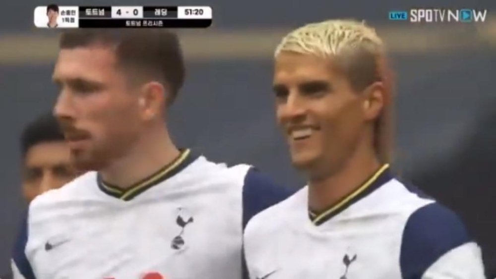 El Tottenham sonríe a costa del Reading. Captura/SpoTVNow