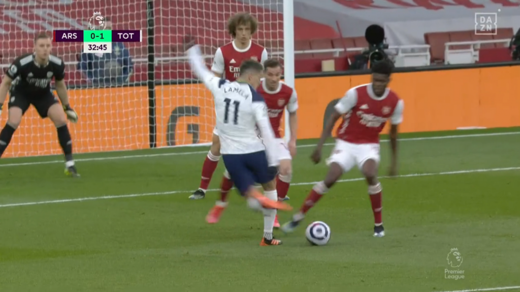 Arsenal vira contra o Tottenham após sofrer golaço de letra de Lamela