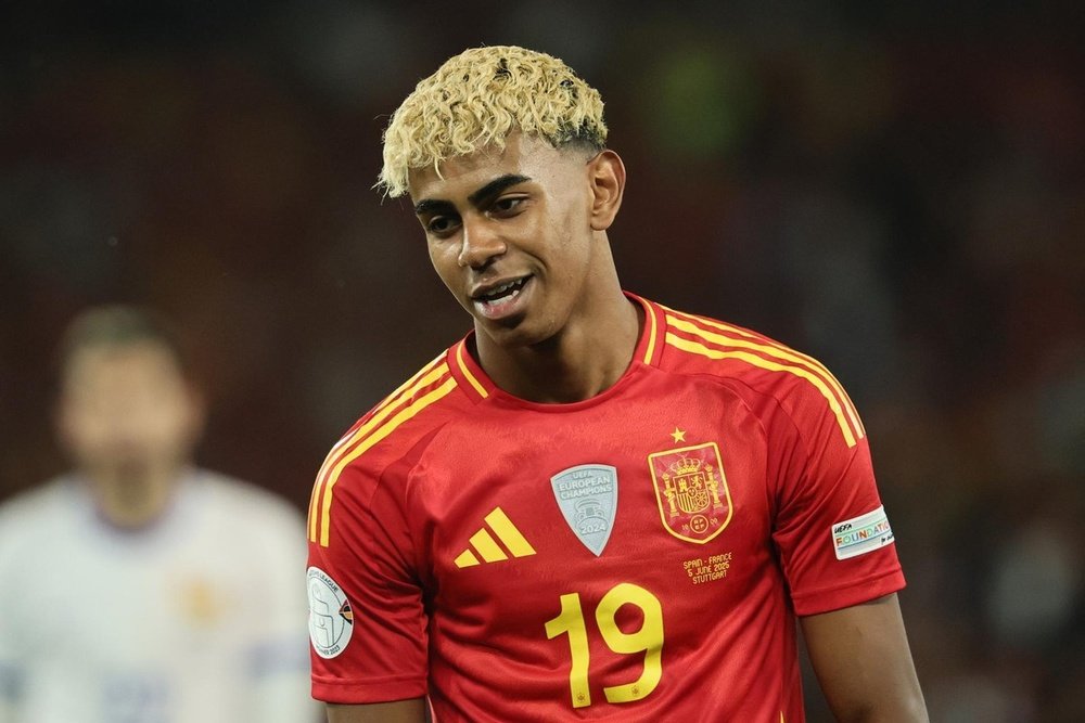Yamal scored his first brace for Spain at the age of 17 years and 327 days. EFE