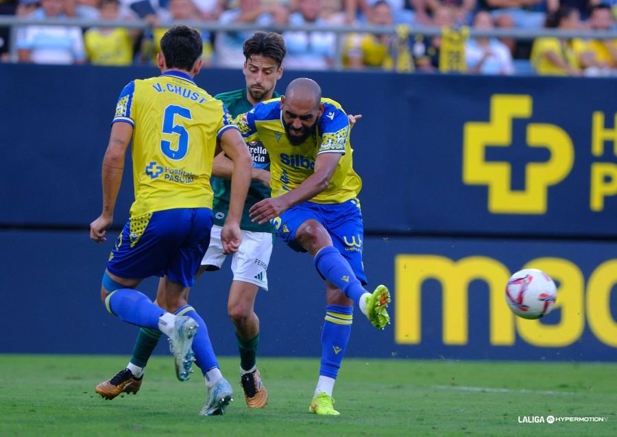 El Cádiz aún no le ha regalado un triunfo a su hinchada. LaLiga