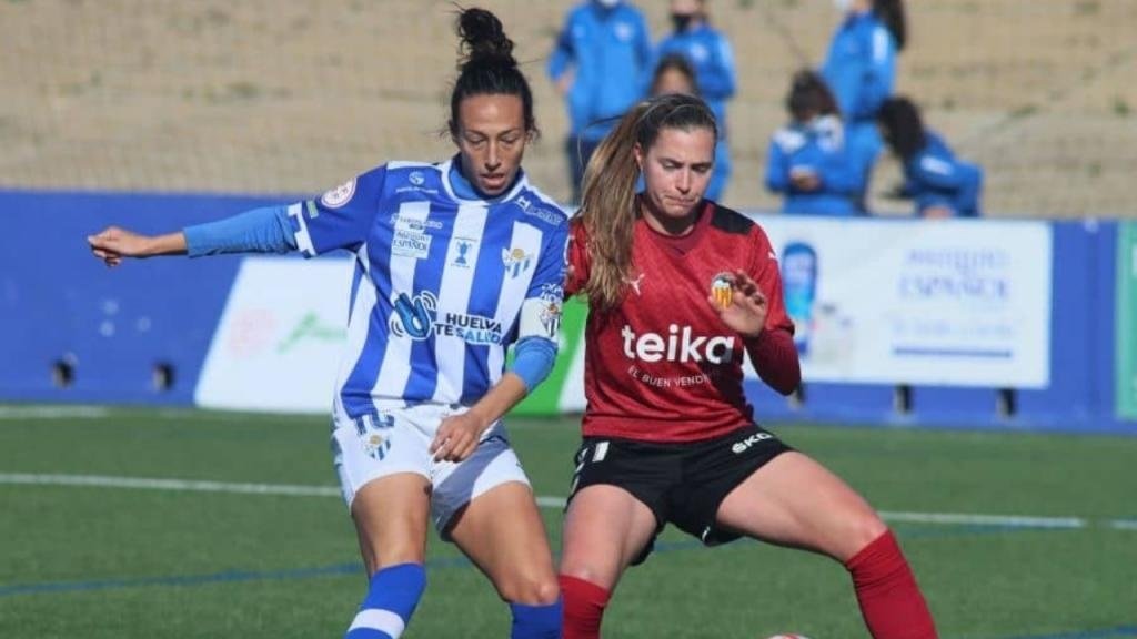 Mayra Ramírez aniquila al Valencia