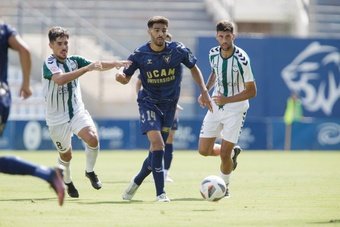 El UCAM Murcia sigue como un 'cohete' hacia la zona alta del Grupo IV en la Segunda Federación. Valió el gol de Rafa Fernández 'Chumbi' para tumbar a domicilio por la mínima al Juventud Torremolinos.