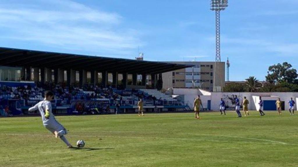 El Melilla se complica la vida en Puertollano