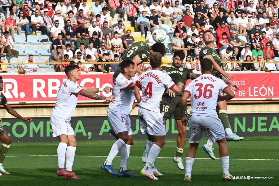 La Cultural Leonesa rascó su primer punto. LaLiga
