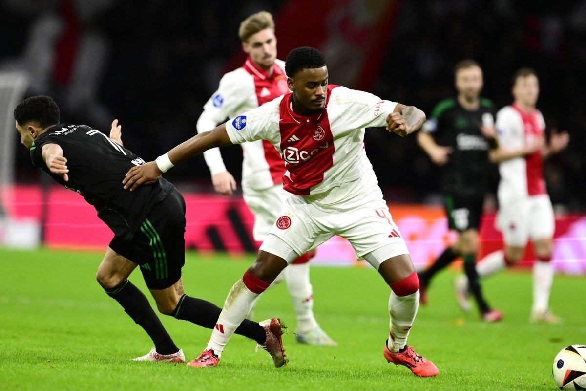 El Ajax ganó en casa. EFE