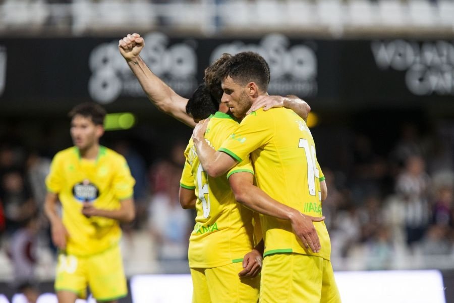 El Dépor subleva Cartagonova