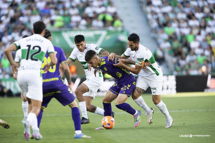 El Elche se aprovecha de un Málaga en bañador. LaLiga