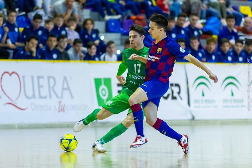 El BeSoccer CD UMA Antequera sonríe a costa del Barça B. BeSoccerCDUMAAntequera