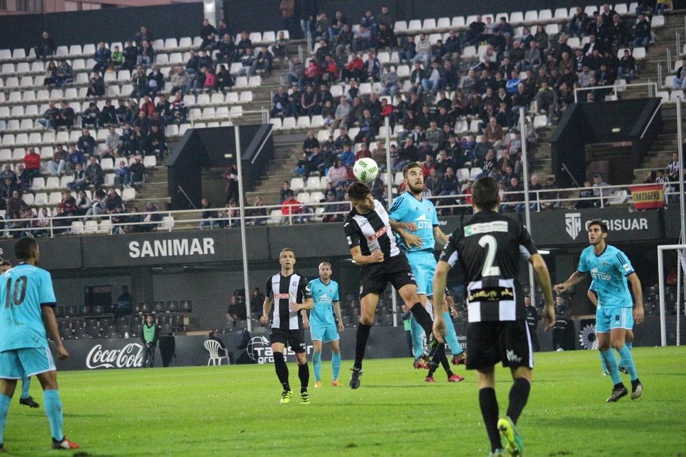 Lance del partido entre el Cartagena y la Balompédica Linense. FCCartagena