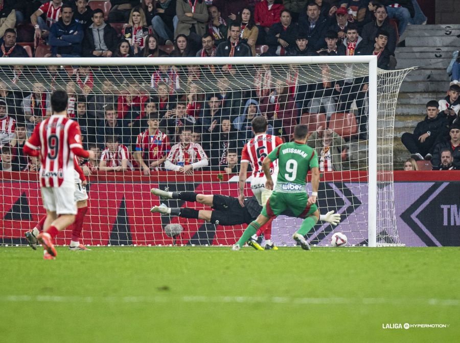 El Granada ganó en Gijón. LaLiga