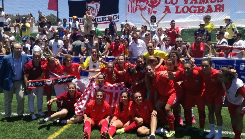 El Sevilla ya puede presumir de que sus chicas jugarán en Primera. SevillaFC_Fem