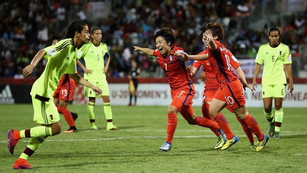 Las jugadoras de Corea del Sur celebran uno de los goles logrados ante México en el Mundial Sub 20 de Papúa Nueva Guinea. FIFA