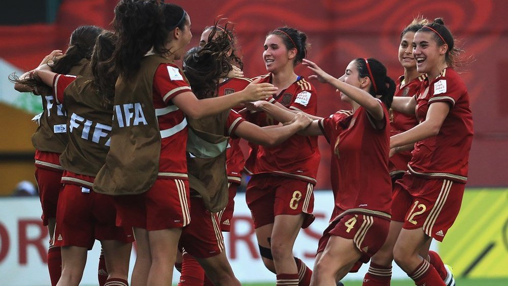 Las jugadoras de la Selección Española Sub 20 celebran el gol de Mariona Caldentey logrado ante Japón. FIFAWWC