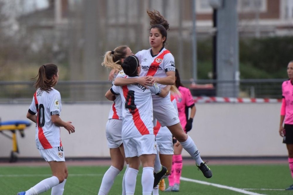 Vallecas se vistió de gala para el partido aplazado de la segunda jornada. Twitter/RayoFemenino
