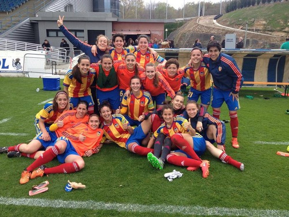 Las jugadoras del Valencia Femenino, tras vencer a la Real Sociedad por un tanto. ValenciaCFFemenino