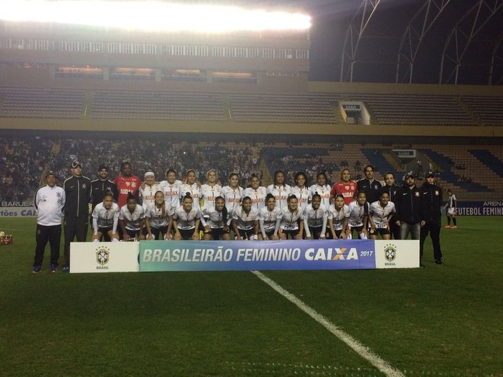 Santos se lleva la Liga Femenina Brasileña ante el Corinthians