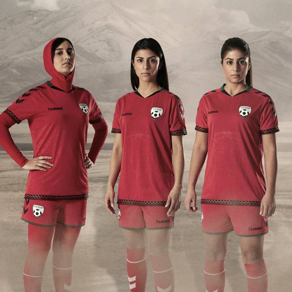 L'équipe nationale afghane de football féminin portera un maillot avec hijab. Twitter