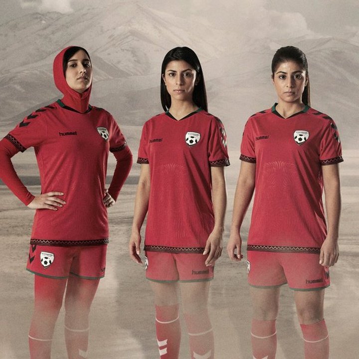 L'Afghanistan dévoile un nouveau maillot avec hijab pour l'équipe féminin