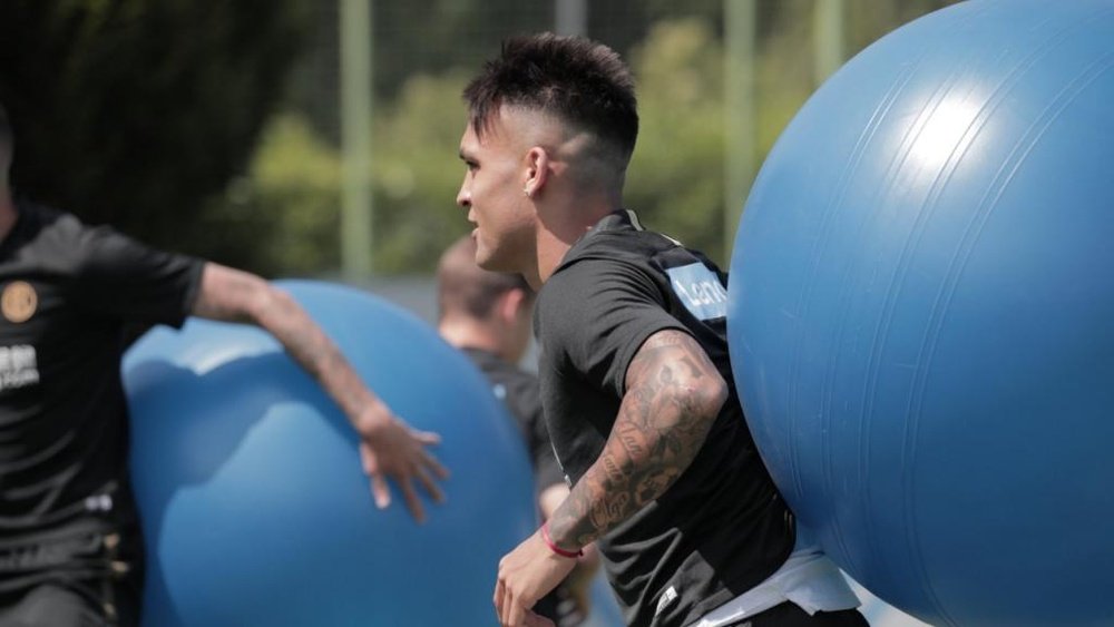 The Racing president would be happy if Lautaro went to Barca. Twitter/Inter