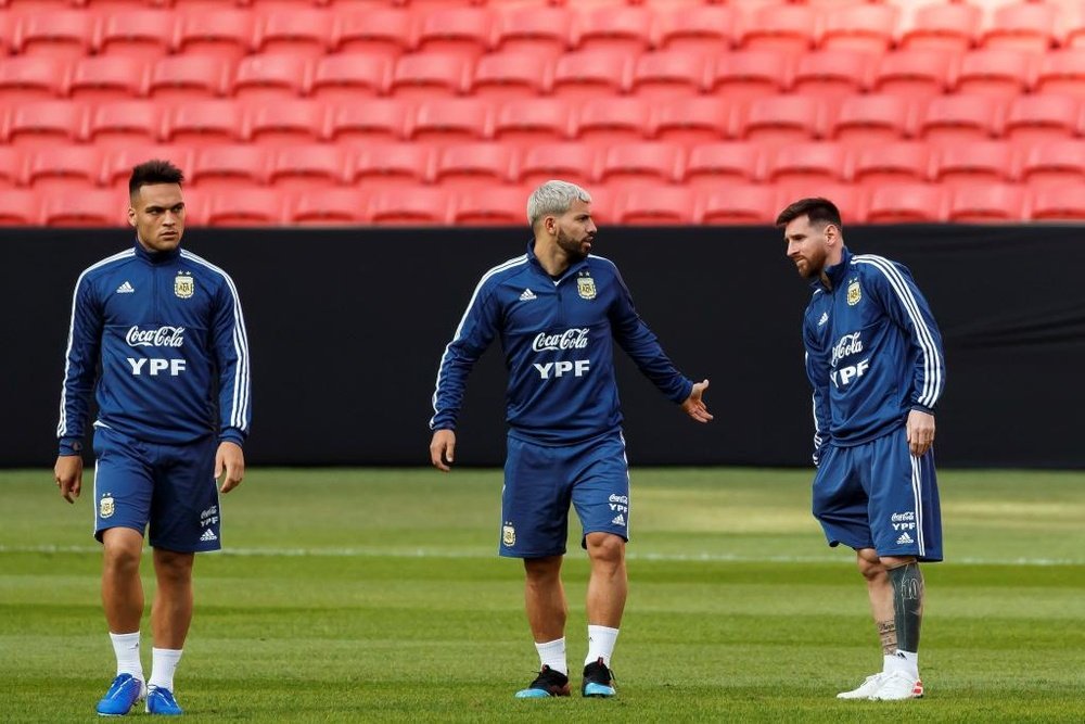 Lautaro habló del orgullo de que Messi sea argentino. EFE