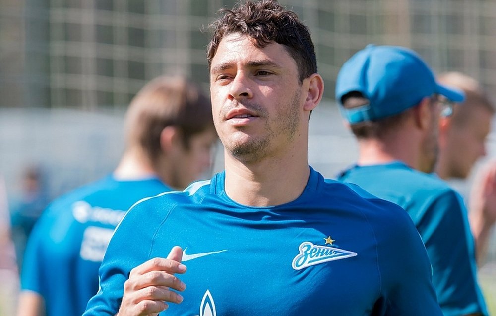 Aos 27 anos, o meia-atacante não conta para o novo treinador do Zenit. AFP