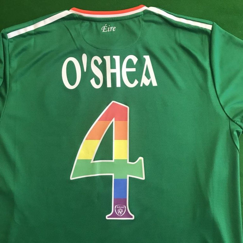 Los dorsales arcoiris de Irlanda. Twitter/FAIreland