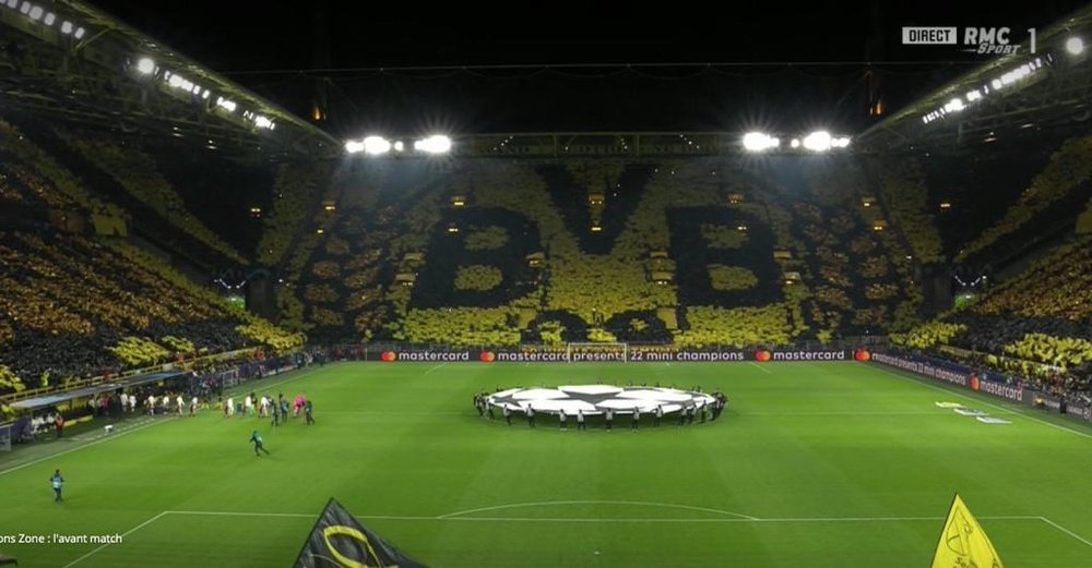 Le tifo exceptionnel des fans du Borussia Dortmund. Twitter/Capture/RMCSport