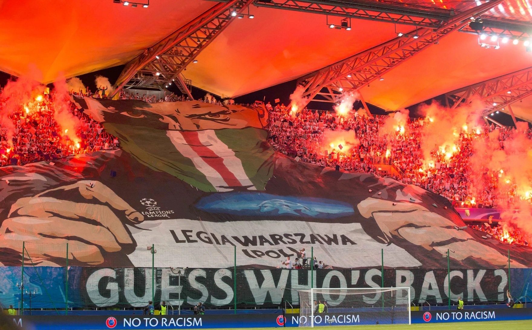 Oh boks Religiøs Legia Warsaw apologise for crowd trouble