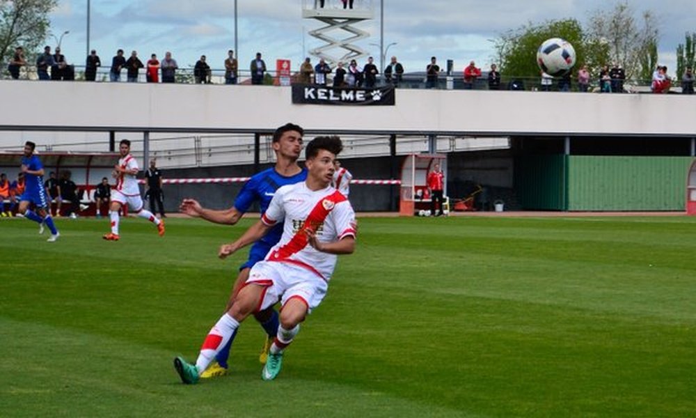 Leicester City have completed a deal to sign young Rayo Vallecano striker Raul Uche. Twitter