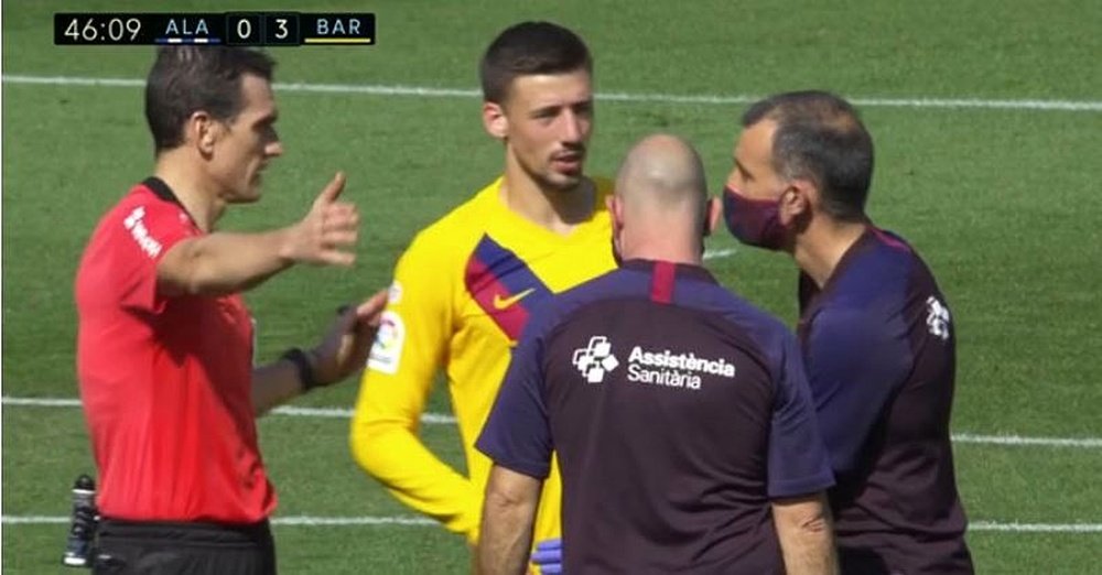 Lenglet se machuca, e Setién improvisa Vidal na zaga. Captura/Movistar+